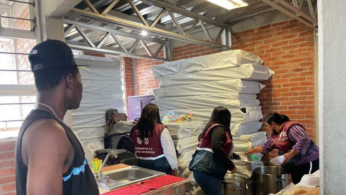 Abren albergue temporal para migrantes en Tláhuac.