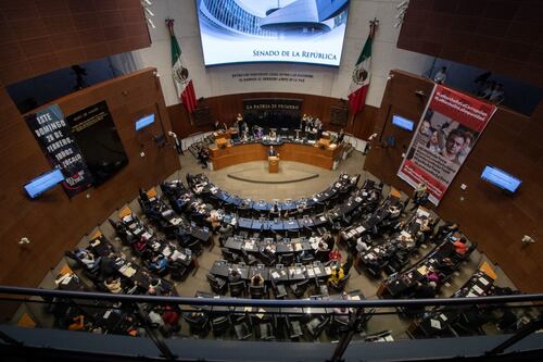 Senado viola orden judicial y elige comisionados del Inai a capricho