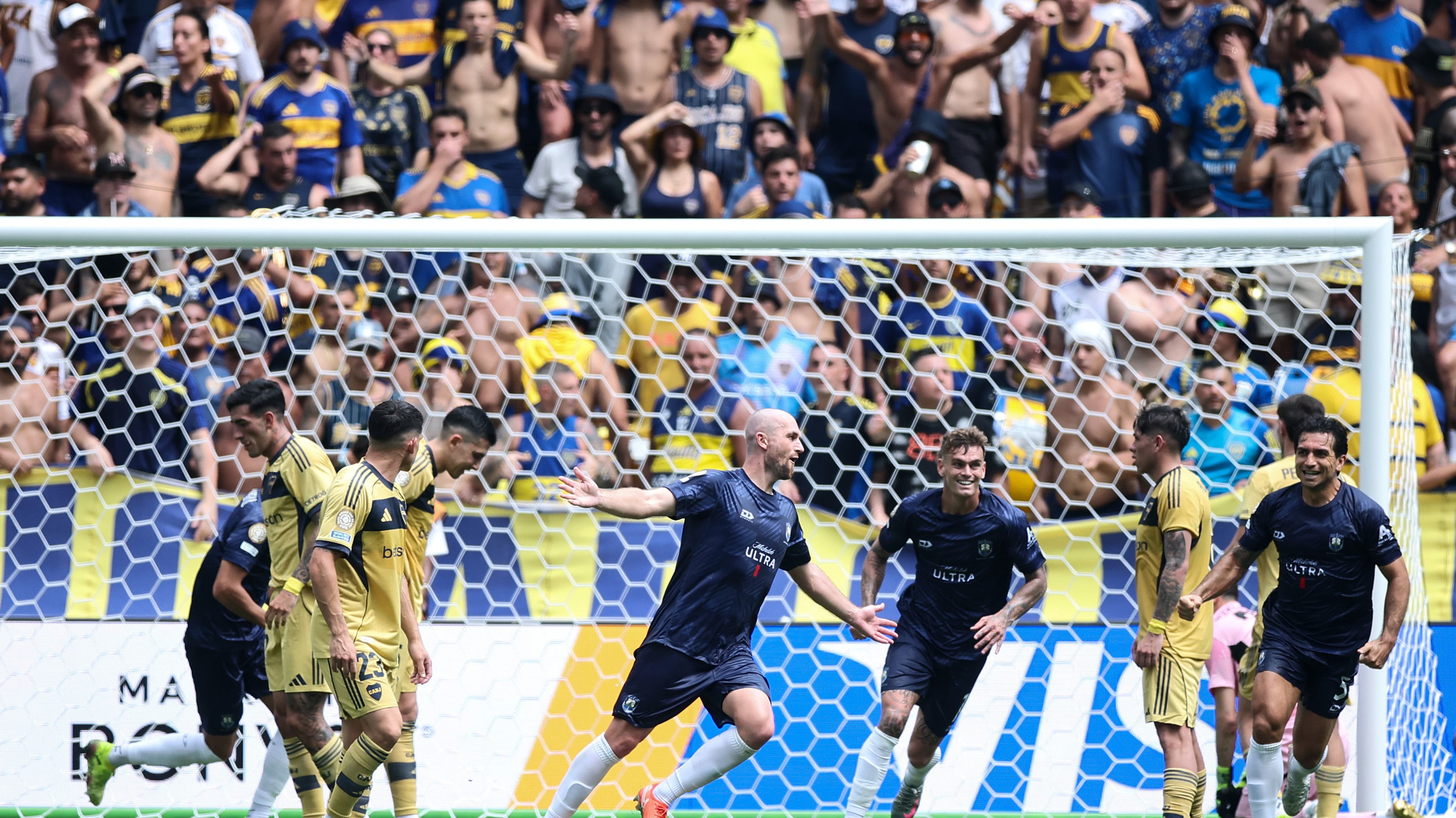 Auckland City v Boca Juniors