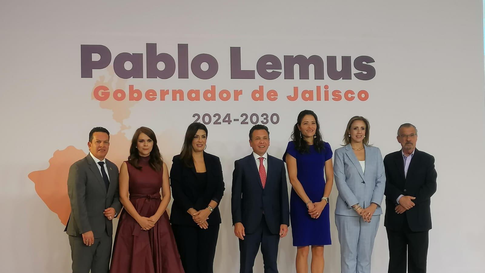 Lemus presentó su gabinete cultural, deportes y espectáculos en hotel de la Zona Minerva, falta el gabinete de seguridad.