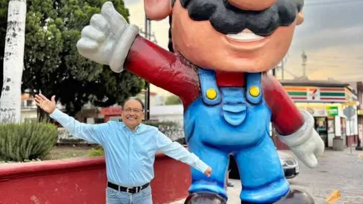 El alcalde Andrés Mijes invita a ganar una tablet.