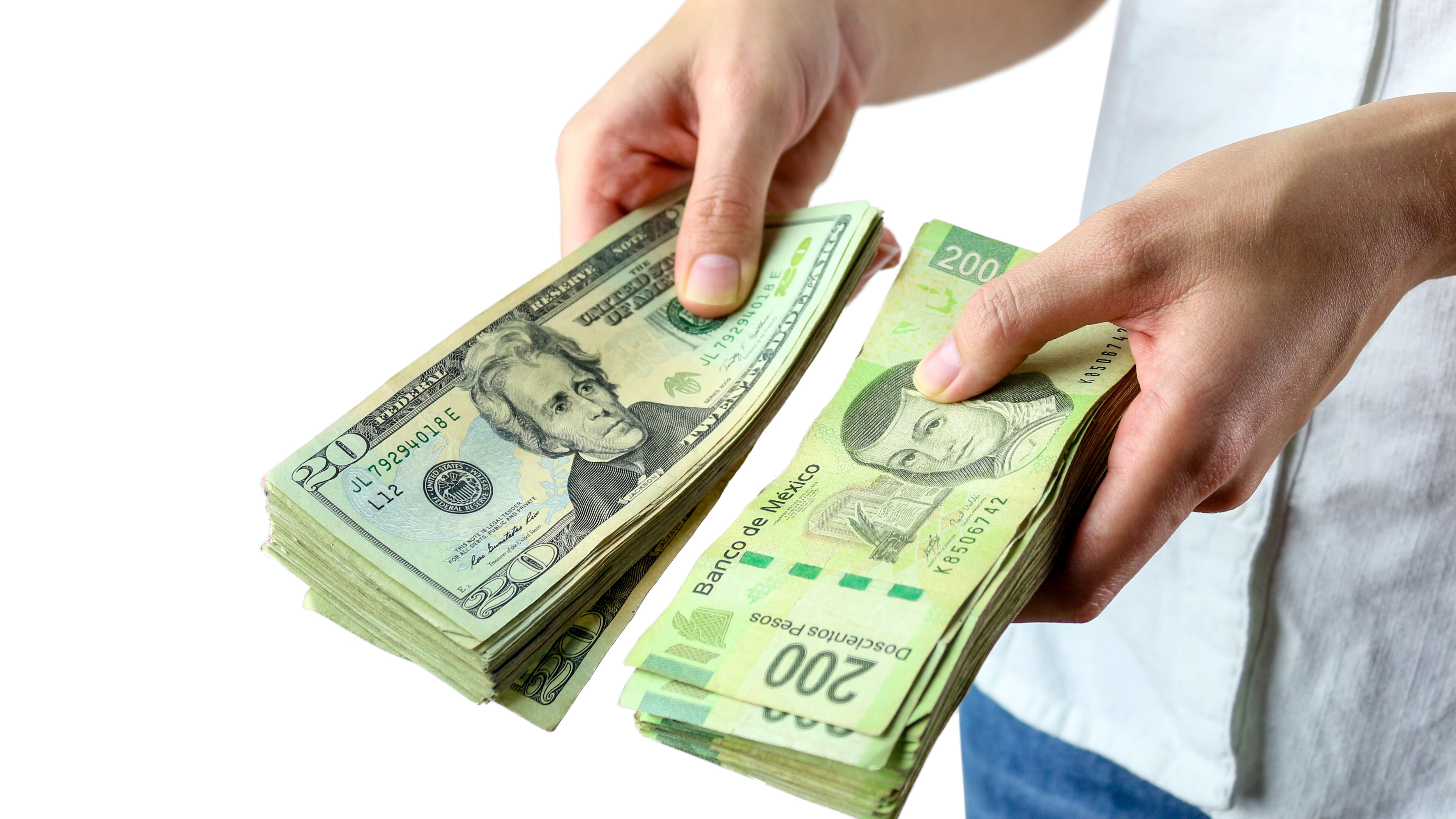 Los mexicanos ganan ocho veces menos que los trabajadores de Luxemburgo o Países Bajos y necesitan trabajar cinco veces más para alcanzar el salario promedio de la OCDE.