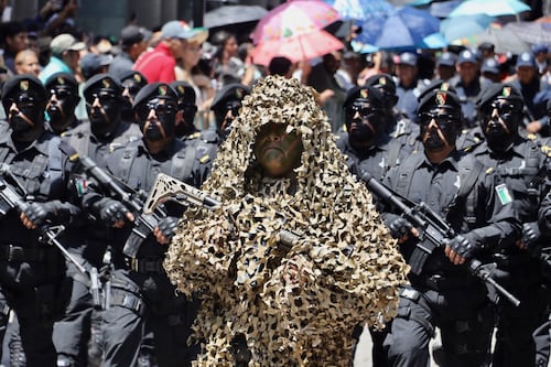 Más poder a militares: Senado aprueba ley que da control a la Armada sobre civiles y tecnología