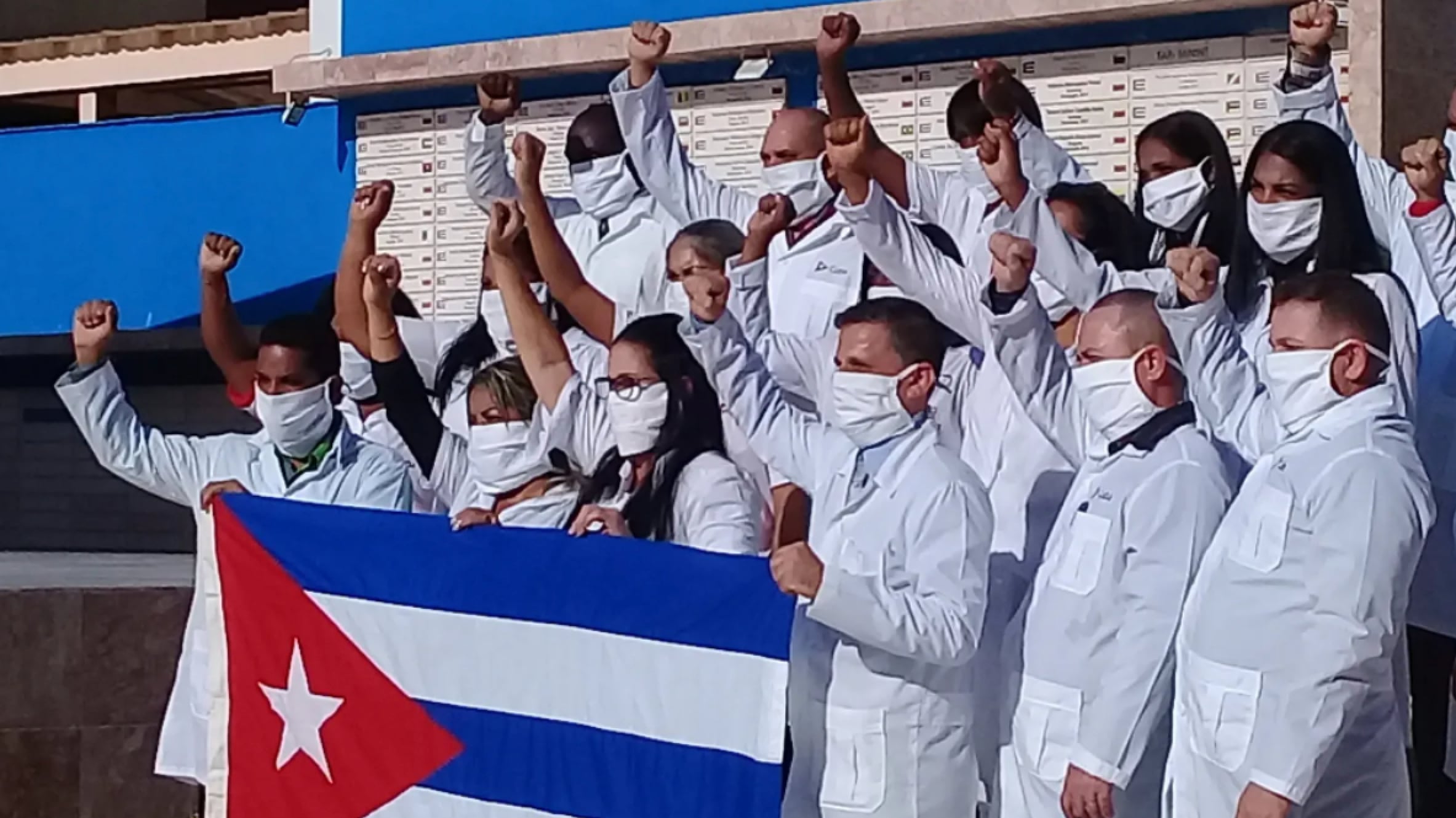 Médicos cubanos