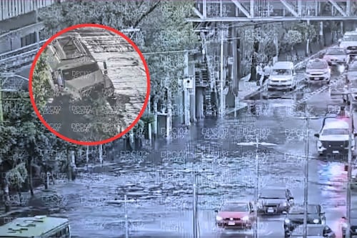 Colapsa Circuito Interior con encharcamientos, accidentes y coladeras tapadas por lluvias en CDMX