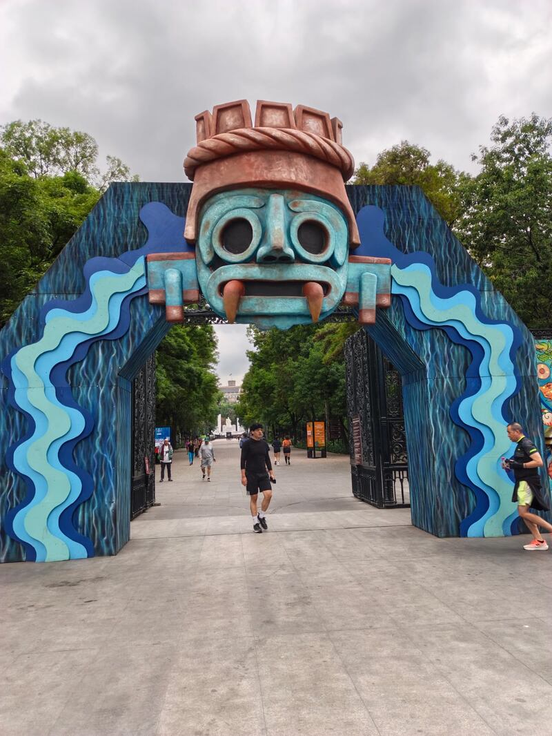 Este gama media combina un diseño ligero con una batería de larga duración que aguanta el ritmo del uso diario sin problema