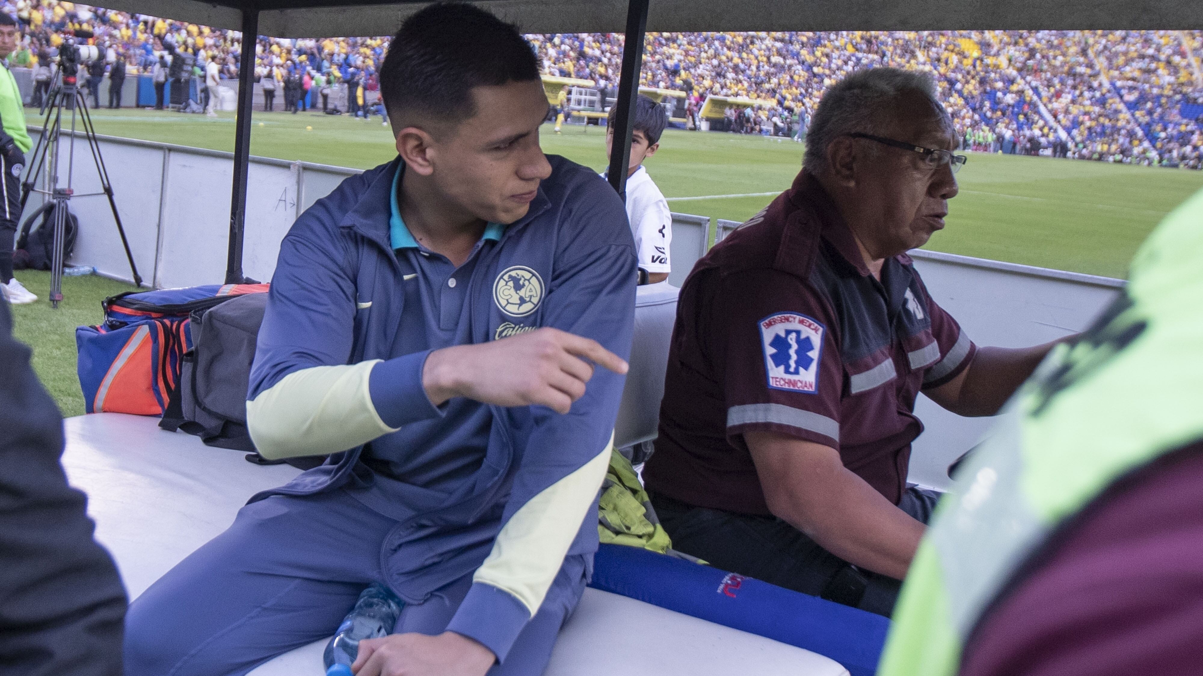 Malagón salió lesionado en el juego contra Mazatlán.