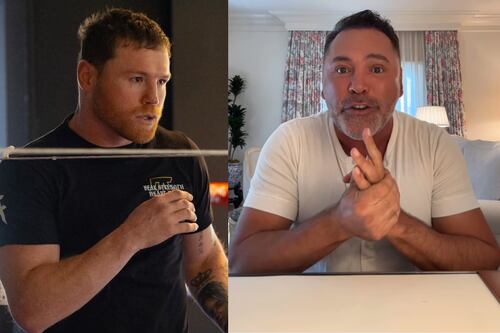 “Los únicos boxeadores buenos que enfrentó jugaron con él”: De la Hoya humilla al Canelo