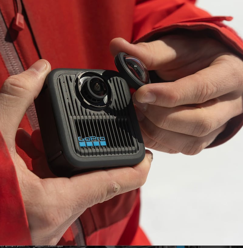 GoPro lanza tres productos que revolucionan el contenido: la cámara MAX2 360 con resolución 8K de verdad y color de 10 bits, la LIT HERO ultracompacta con luz integrada para capturas espontáneas, y el gimbal Fluid Pro AI con seguimiento por IA