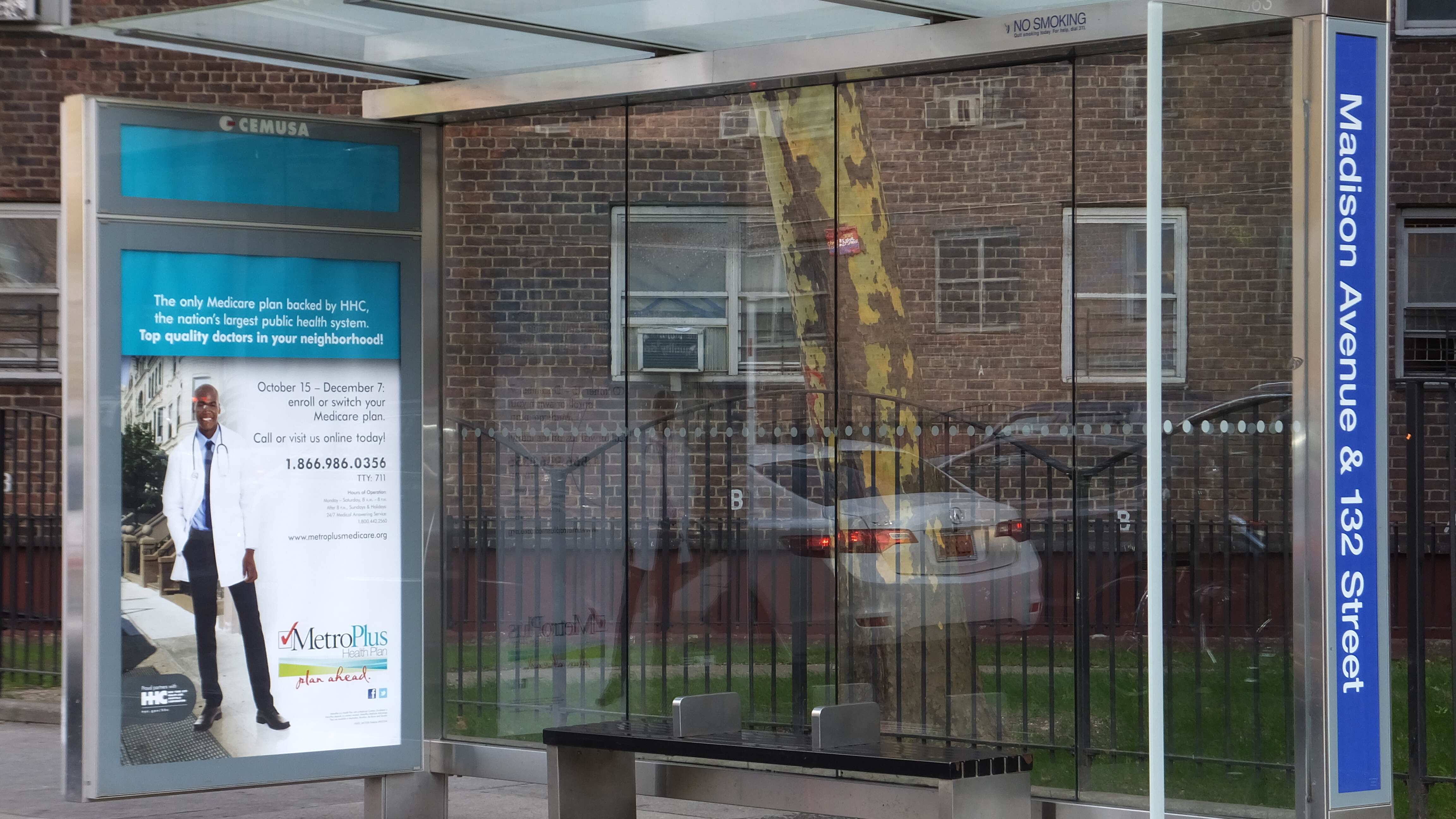 Nueva York se preocuipa porque sus ciudadanos se transporten cómodamente, desde el momento en que esperan el transporte.