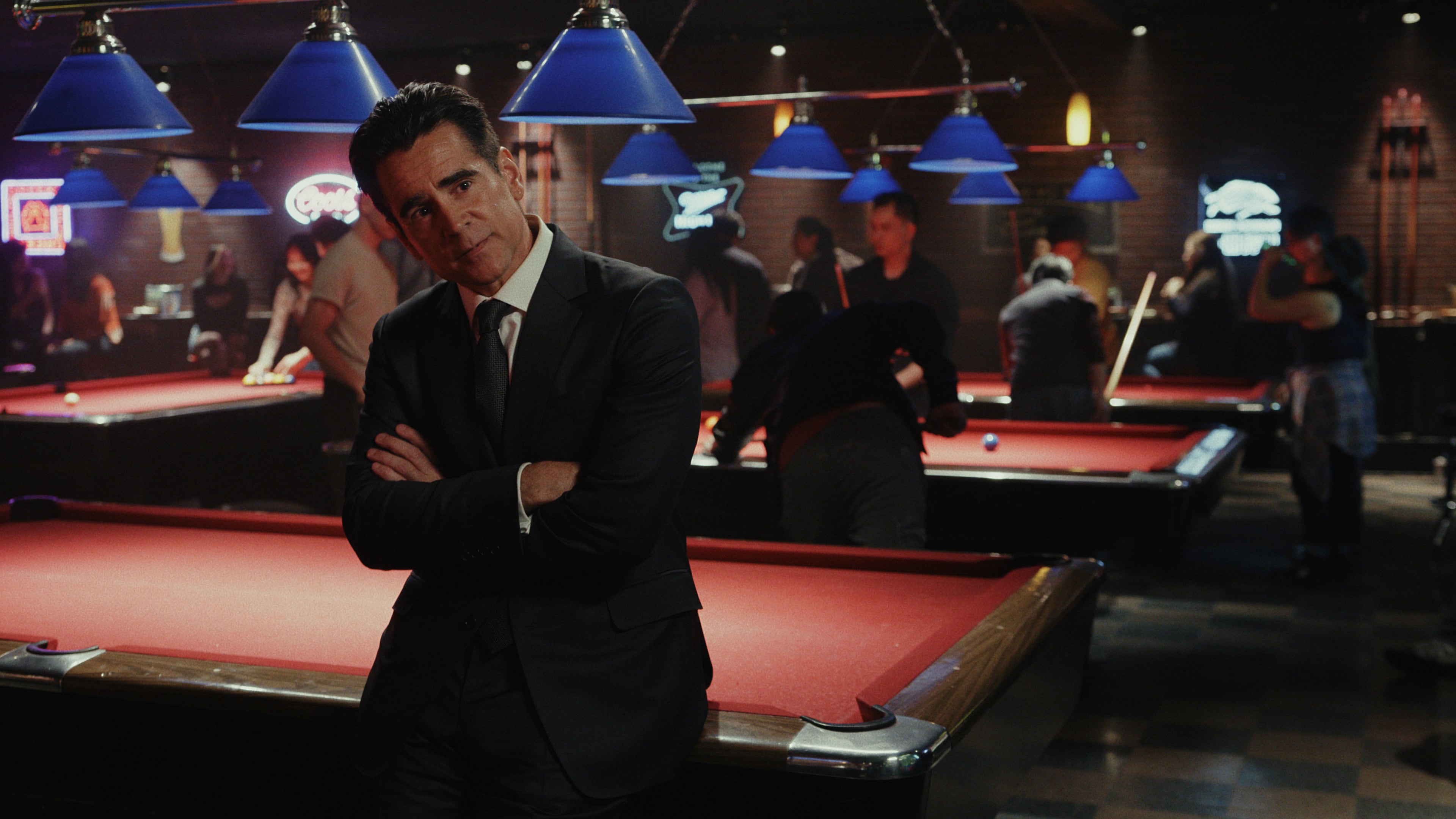 En la segunda temporada de Sugar, el detective melancólico y empático, John Sugar, interpretado por el actor Colin Farrell, se mueve por los márgenes de Los Ángeles sin perder la fe en la gente. Foto: cortesía.