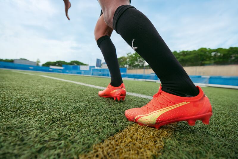 Loa botines de Puma usan nueva tecnología que permite un mejor agarre al pasto