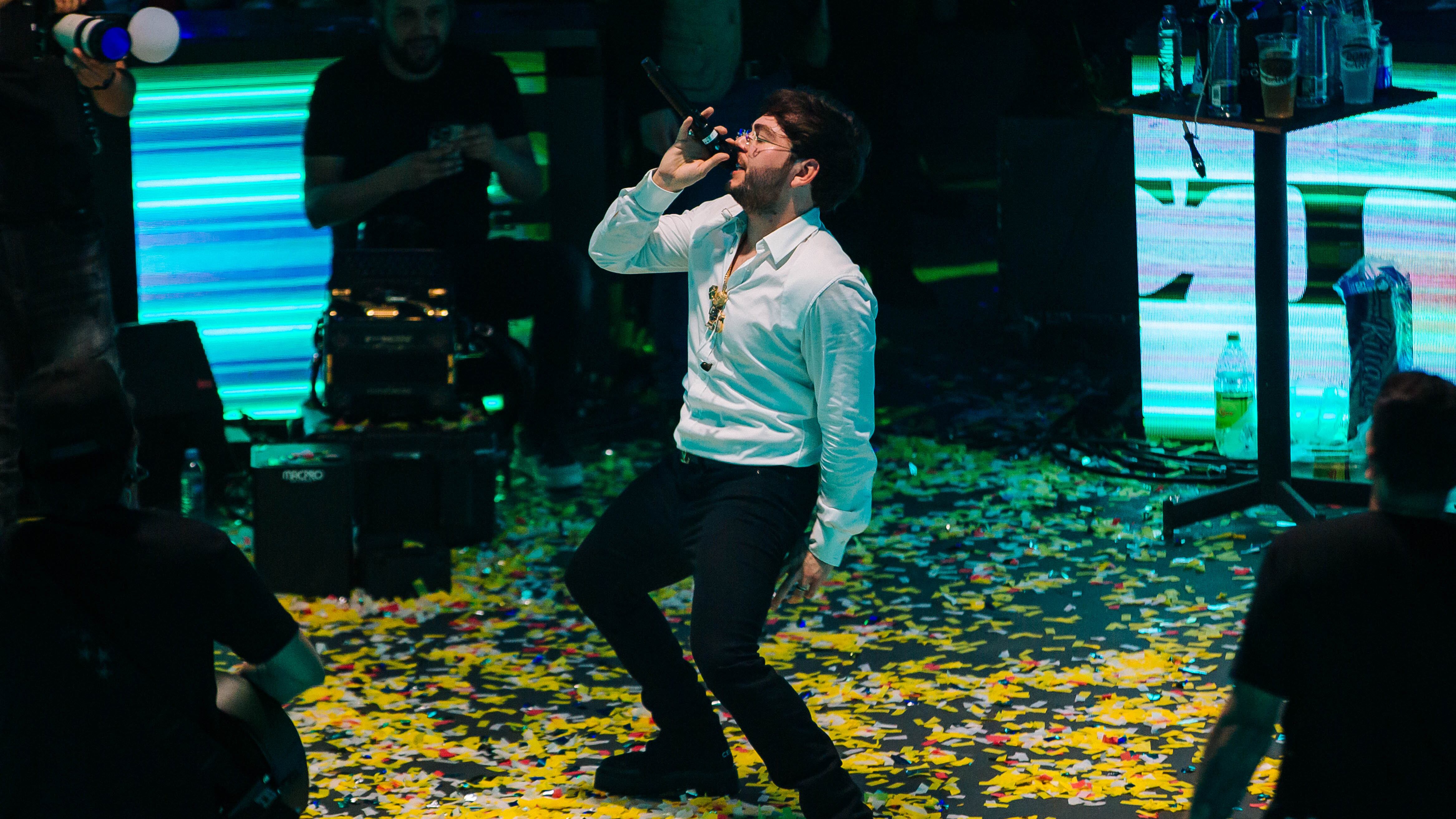 El cantante sigue con su gira por México