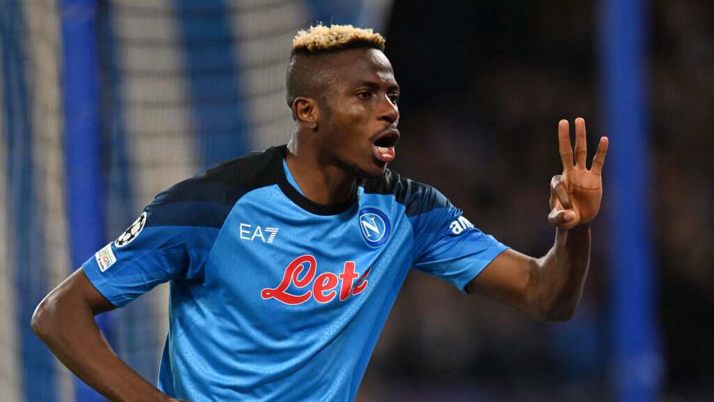 Victor Osimhen se lució con un doblete