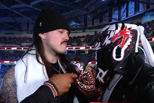 Penta Zero Miedo y Dominik Mysterio se encaran pronosticando combate de infarto