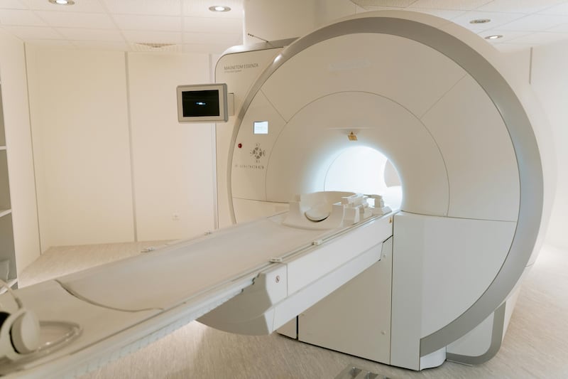 Magnetic resonance imaging