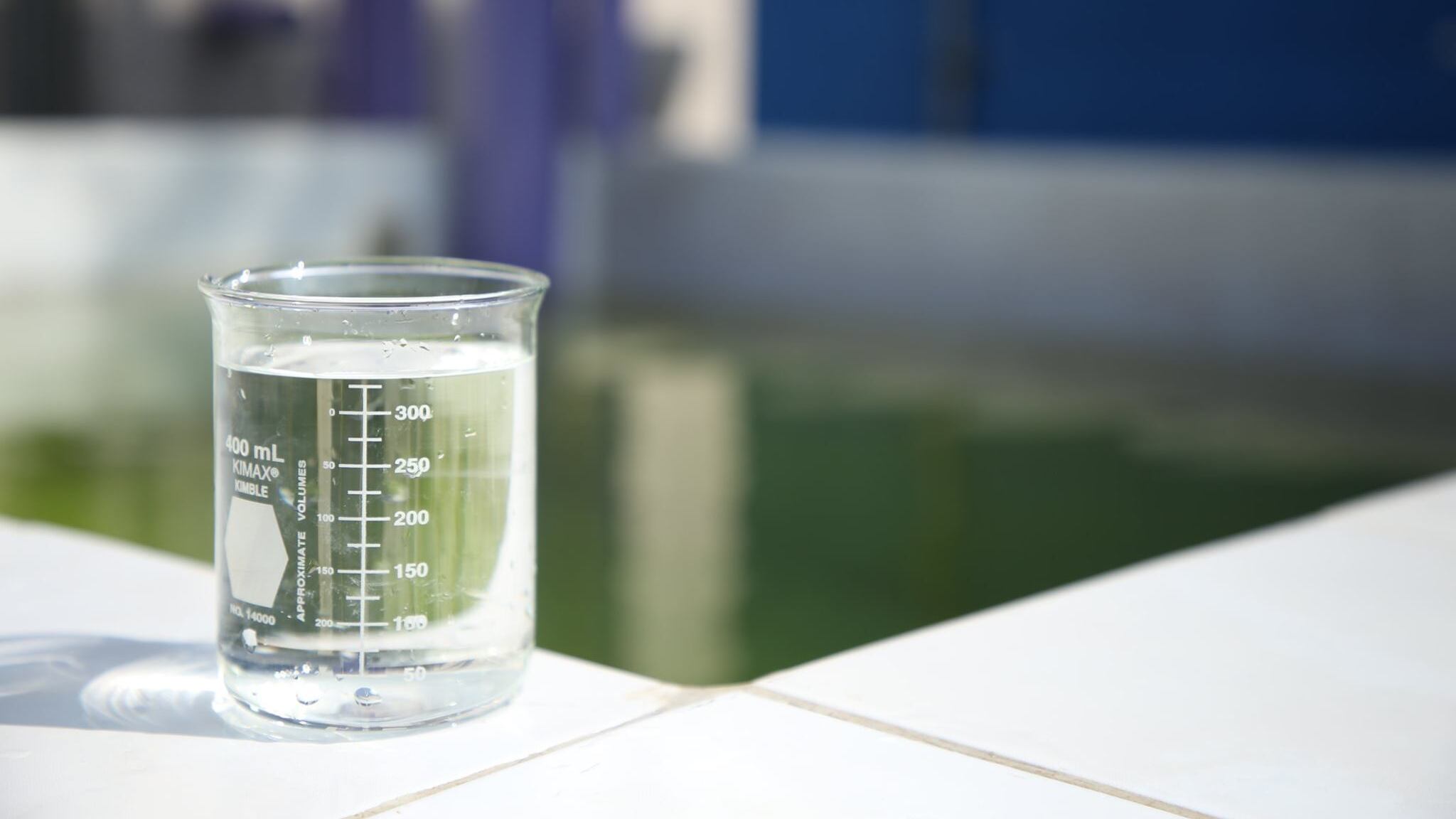 Pandemia dejó agua contaminada con paracetamol; académico llama al saneamiento.