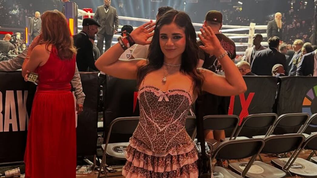 Alana Flores asistió a la pelea del Canelo.
