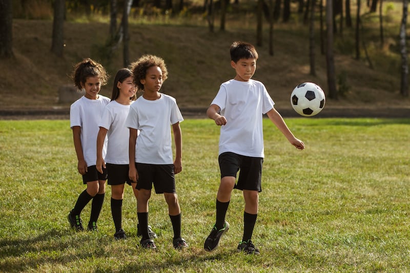 El inicio del periodo académico representa una oportunidad perfecta para integrar actividades que beneficien tanto el cuerpo como la mente estudiantil