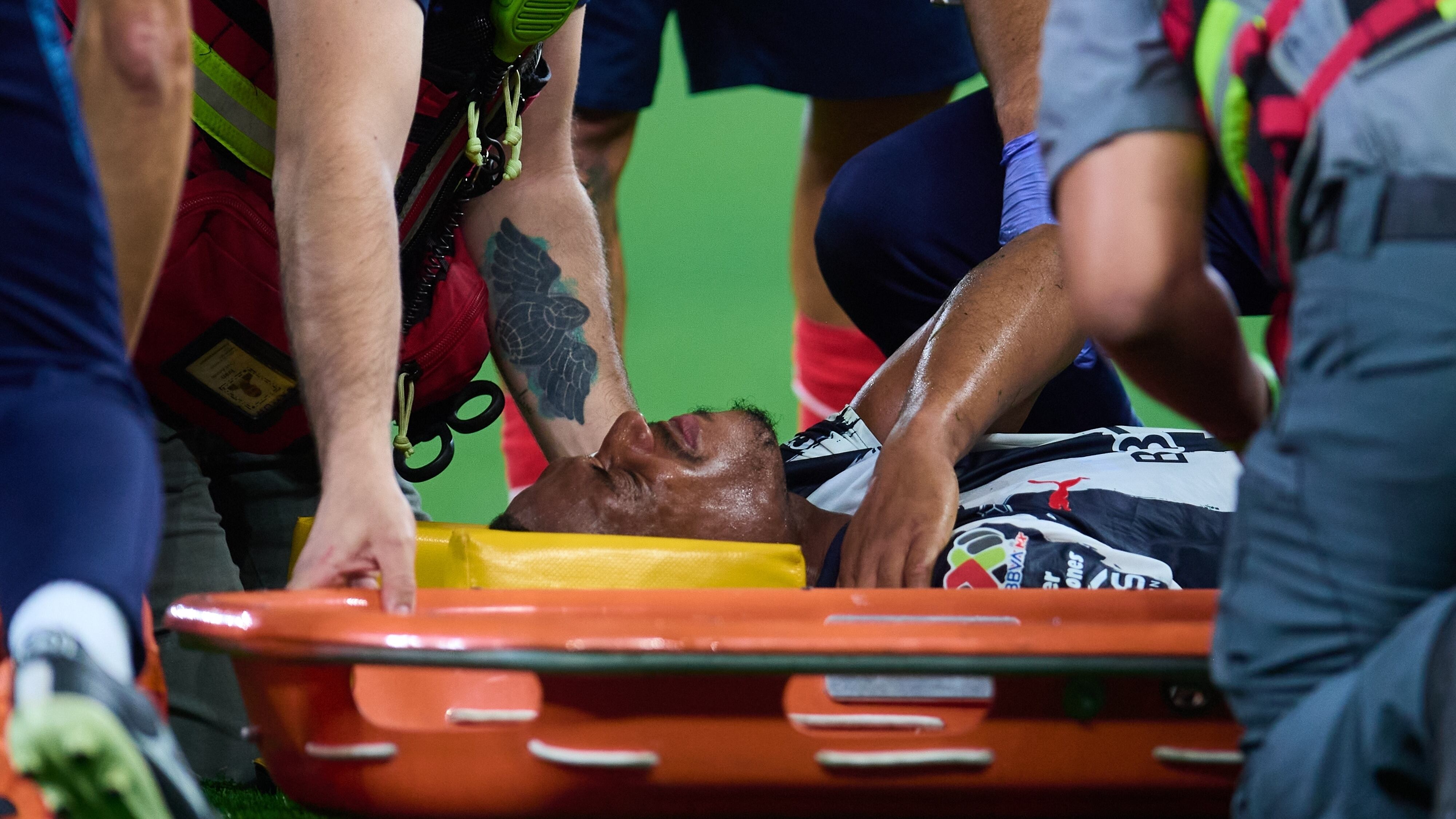 Anthony Martial sufrió aparatosa lesión.