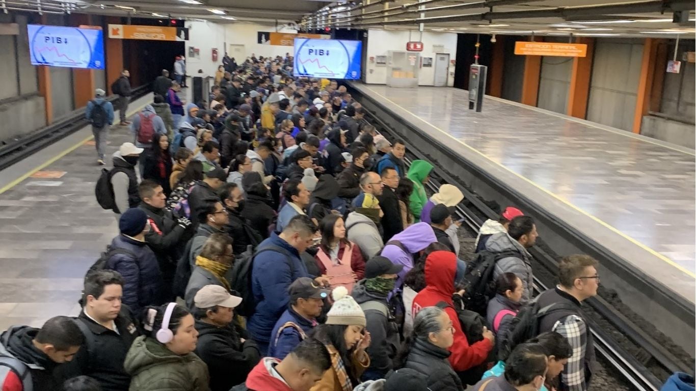 Metro de la CDMX con alta afluencia