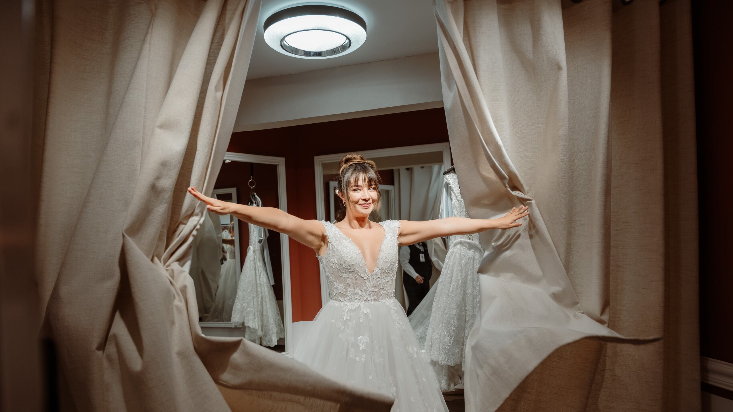 Realizó una visita especial a las instalaciones de Klent Bridal