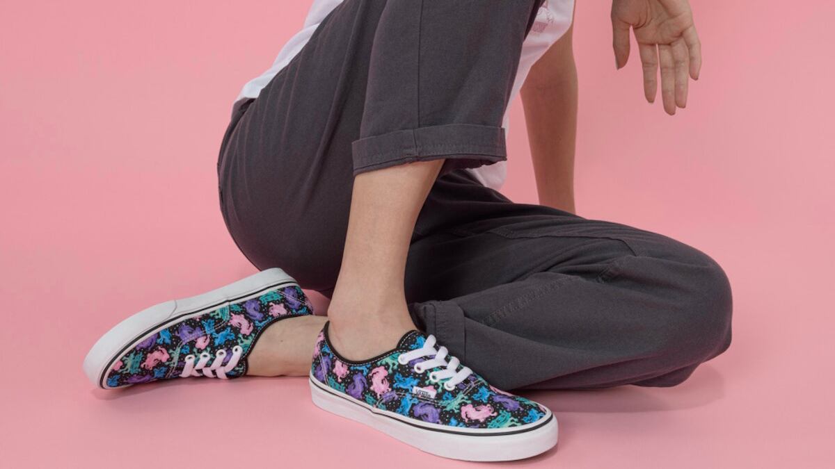 Esta temporada luce unos tenis con estampados originales, aquí te presentamos cuatro propuestas.