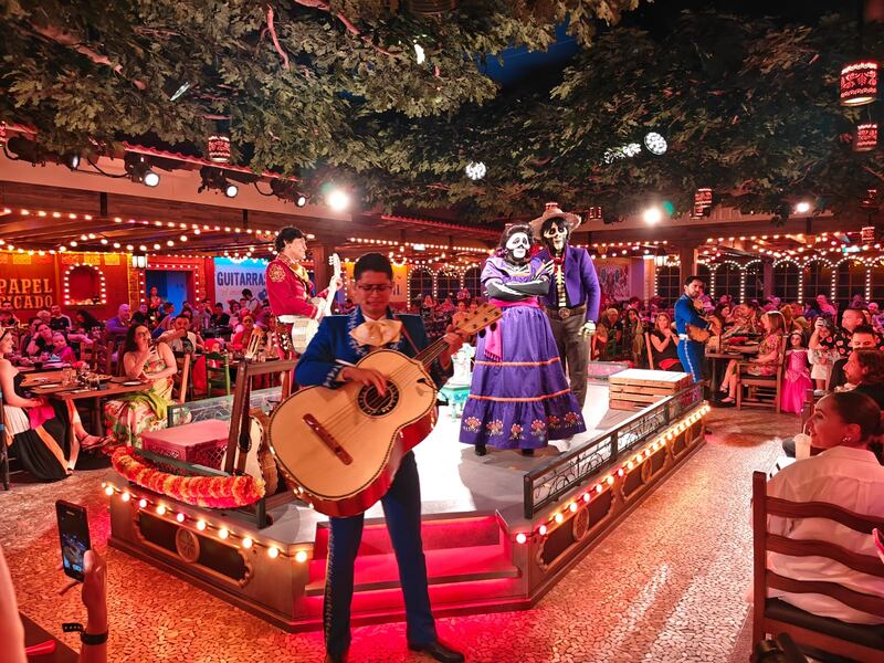 El nuevo crucero de Disney combina entretenimiento de clase mundial, gastronomía excepcional y la magia de tus historias favoritas
