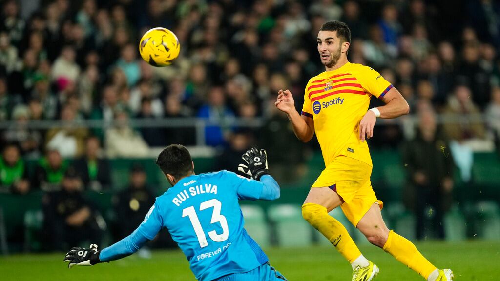 Ferran Torres alcanzó los 100 partidos con el Barcelona.