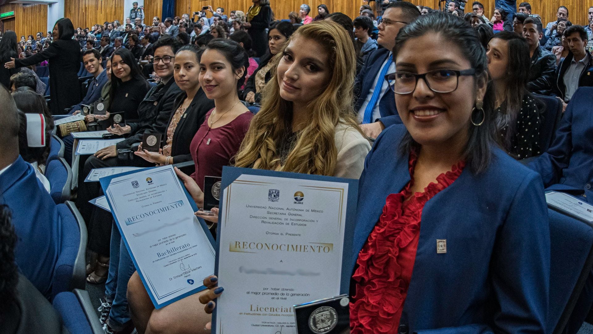 Mujeres universitarias migrantes enfrentan adversidades sin dejar de ser cuidadoras