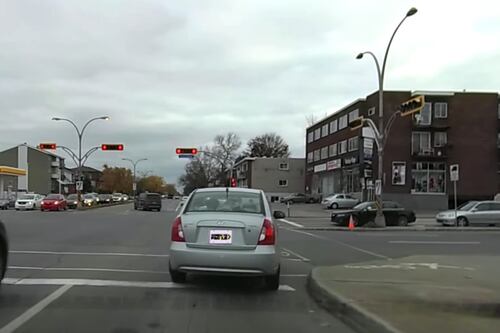 Vuelta a la derecha continua: ¿Permitida o no?