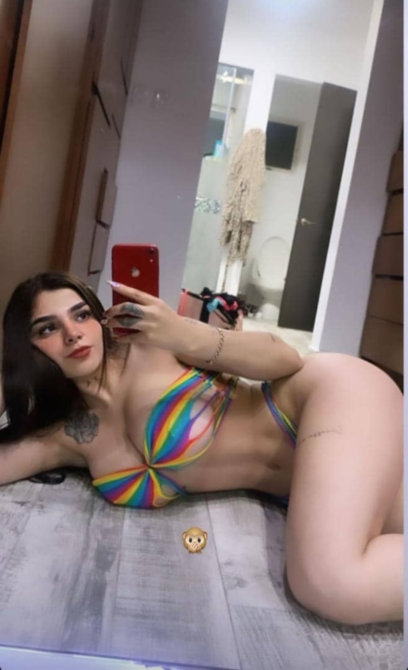 “Soy una potra divina”: Karely Ruiz incita a sus seguidores con explosivas poses