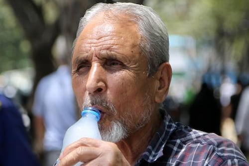 Aumentan muertes de mayores por calor extremo, según la ONU