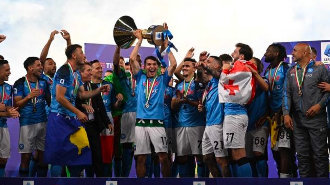 Napoli fue campeón de la Serie A con el Napoli.