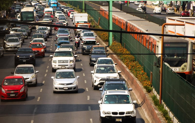Hoy No Circula del 6 de noviembre para la CDMX y Edomex