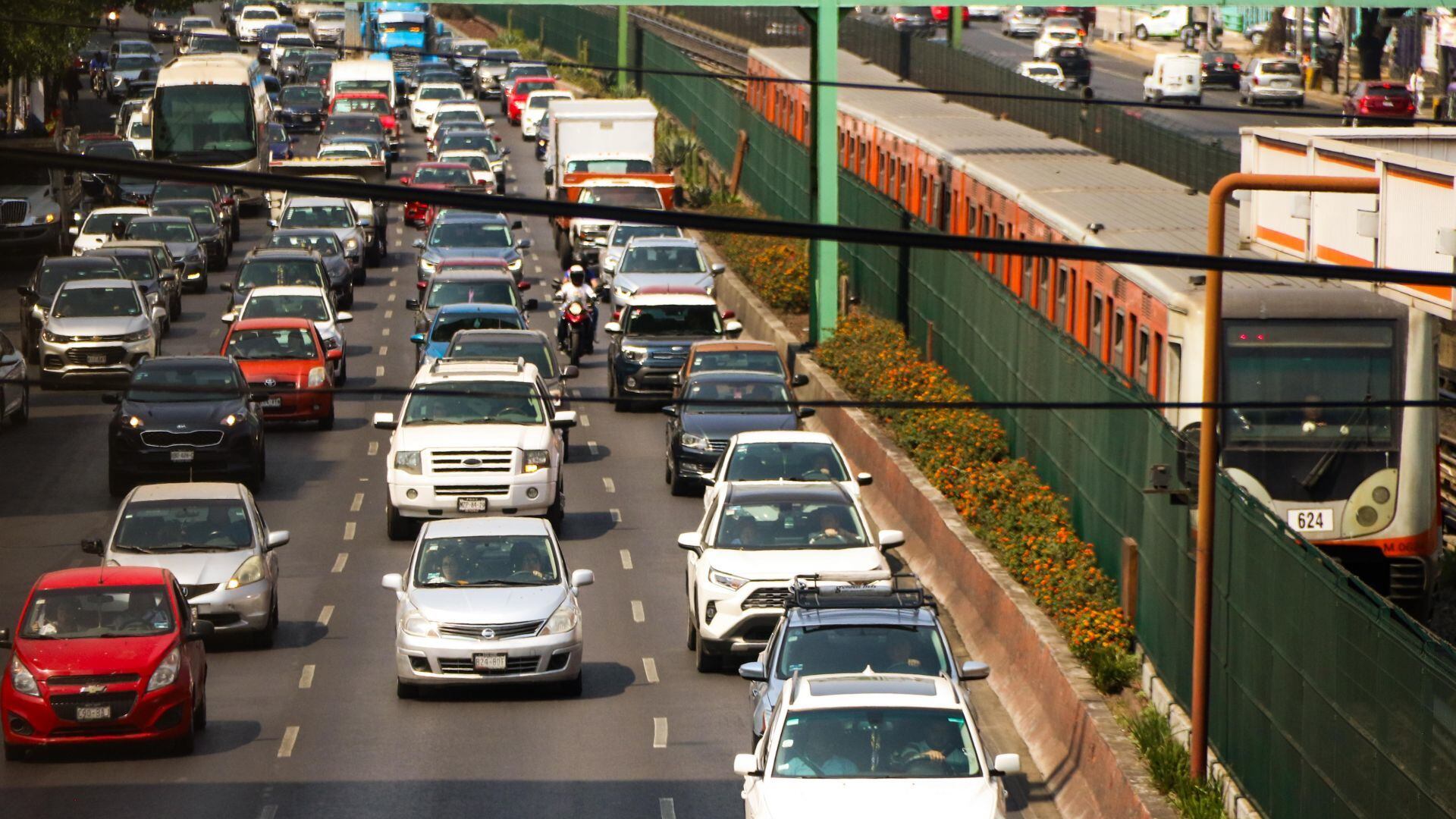 Hoy No Circula del 6 de noviembre para la CDMX y Edomex