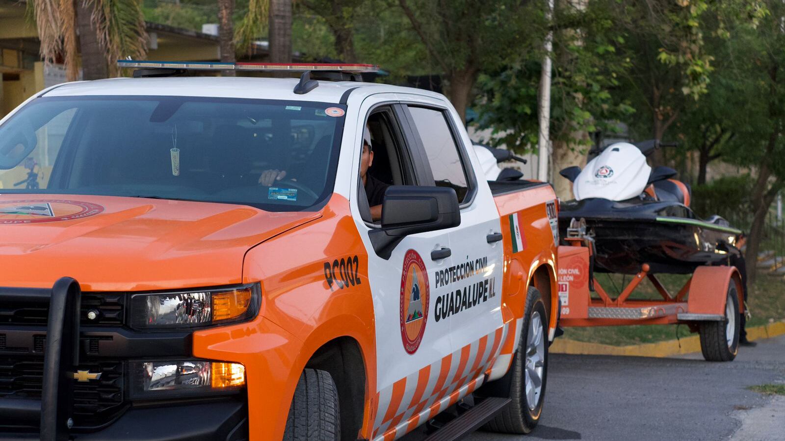 Las unidades salieron la madrugada del lunes al condado de Comal.