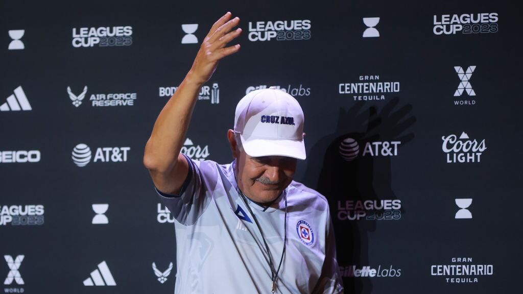 Ricardo Ferretti definirá su futuro en Cruz Azul después de la Leagues Cup.