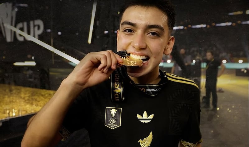 Gilberto Mora batió varios récords en la final de la Copa Oro.