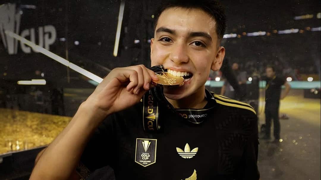 Gilberto Mora batió varios récords en la final de la Copa Oro.