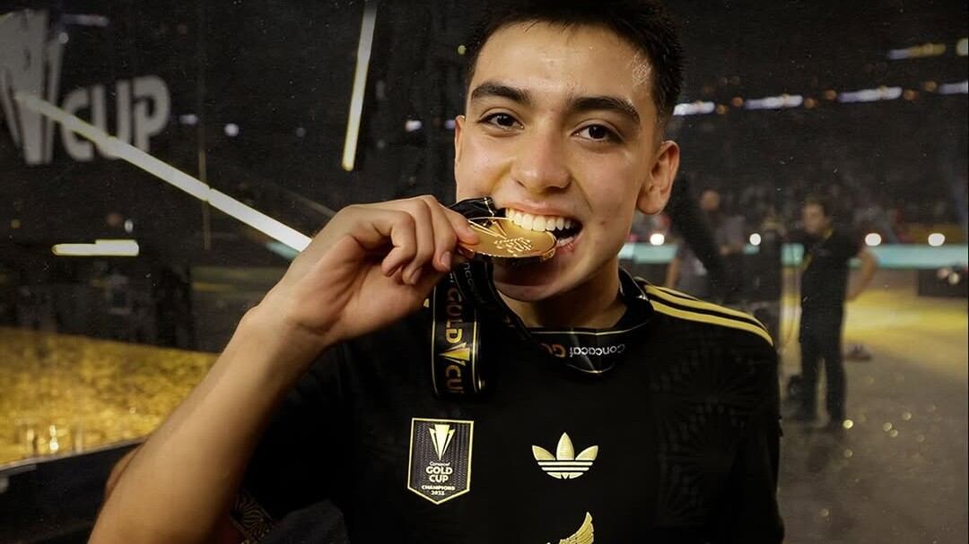 Gilberto Mora batió varios récords en la final de la Copa Oro.