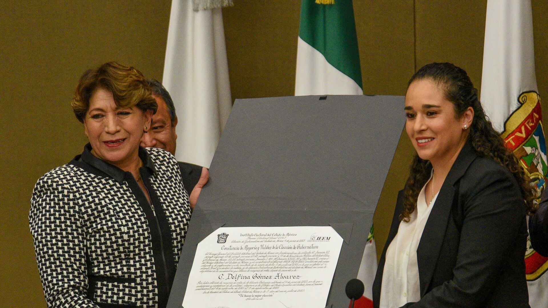 Delfina Gómez recibe constancia de mayoría como gobernadora del Edomex