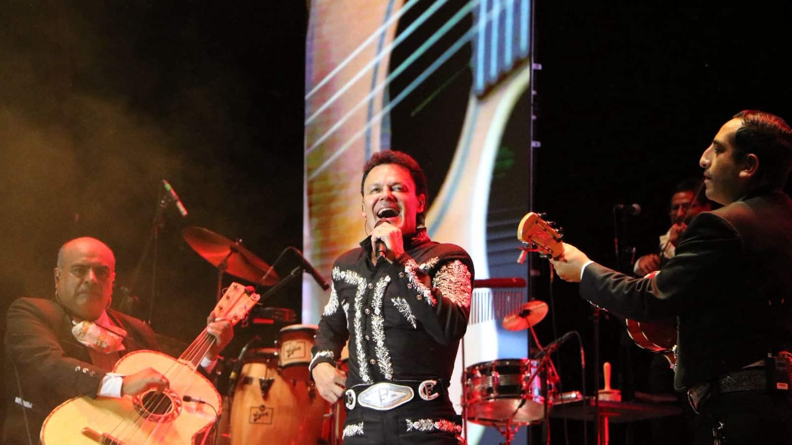 El Ave Fénix sigue extendiendo sus alas, Pedro Fernández llega a Sudamérica con su gira