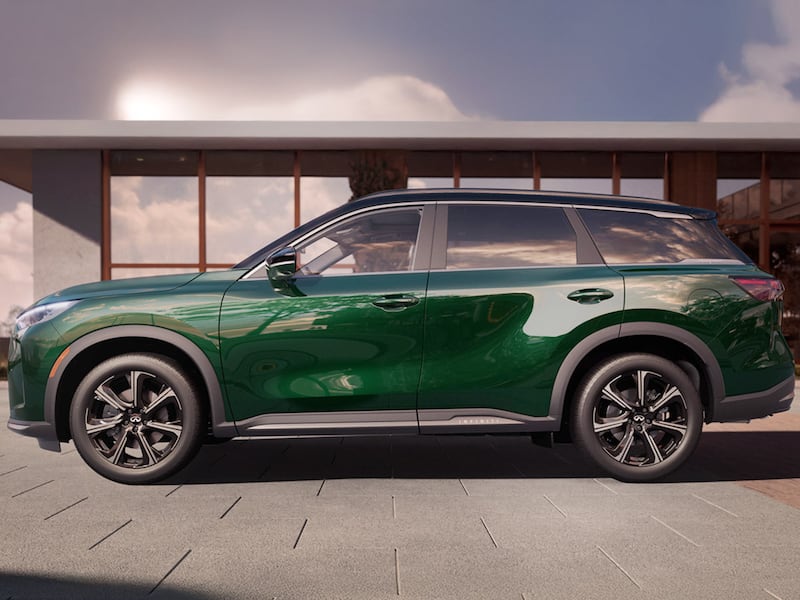 Vista lateral de INFINITI QX60 2026 color verde con diseño estilizado y acabados premium