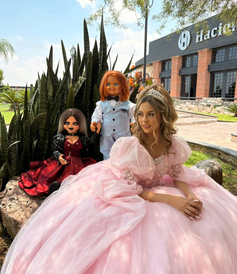 Las quinceañeras ya no solo buscan vestidos rosas y unicornios.