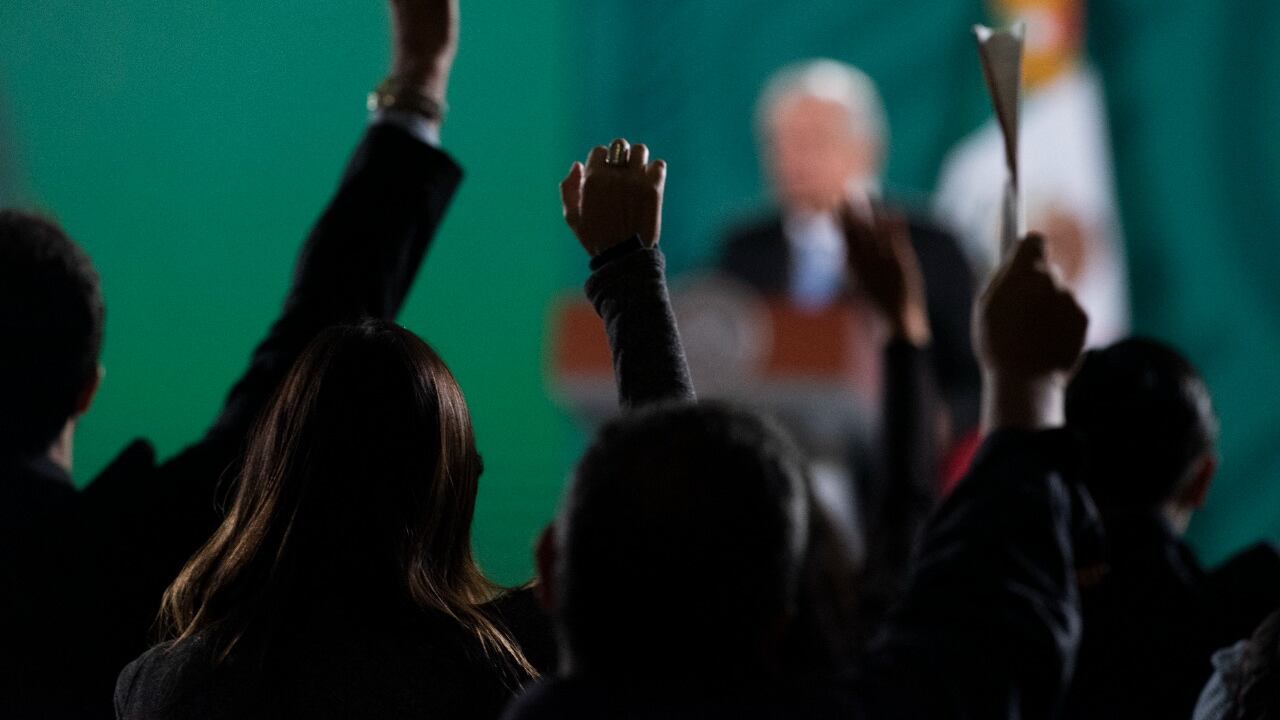 El presidente López Obrador ha defendido las mañaneras como un "espacio de acceso a la información"
