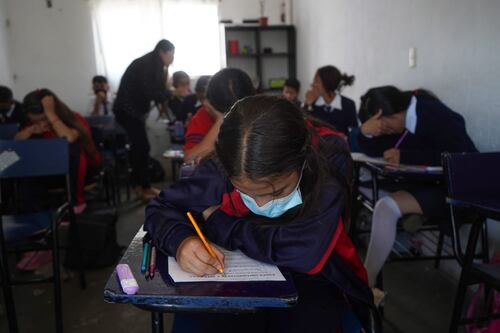 Salud confirma que, por ahora, sí habrá clases a pesar de altas temperaturas en NL