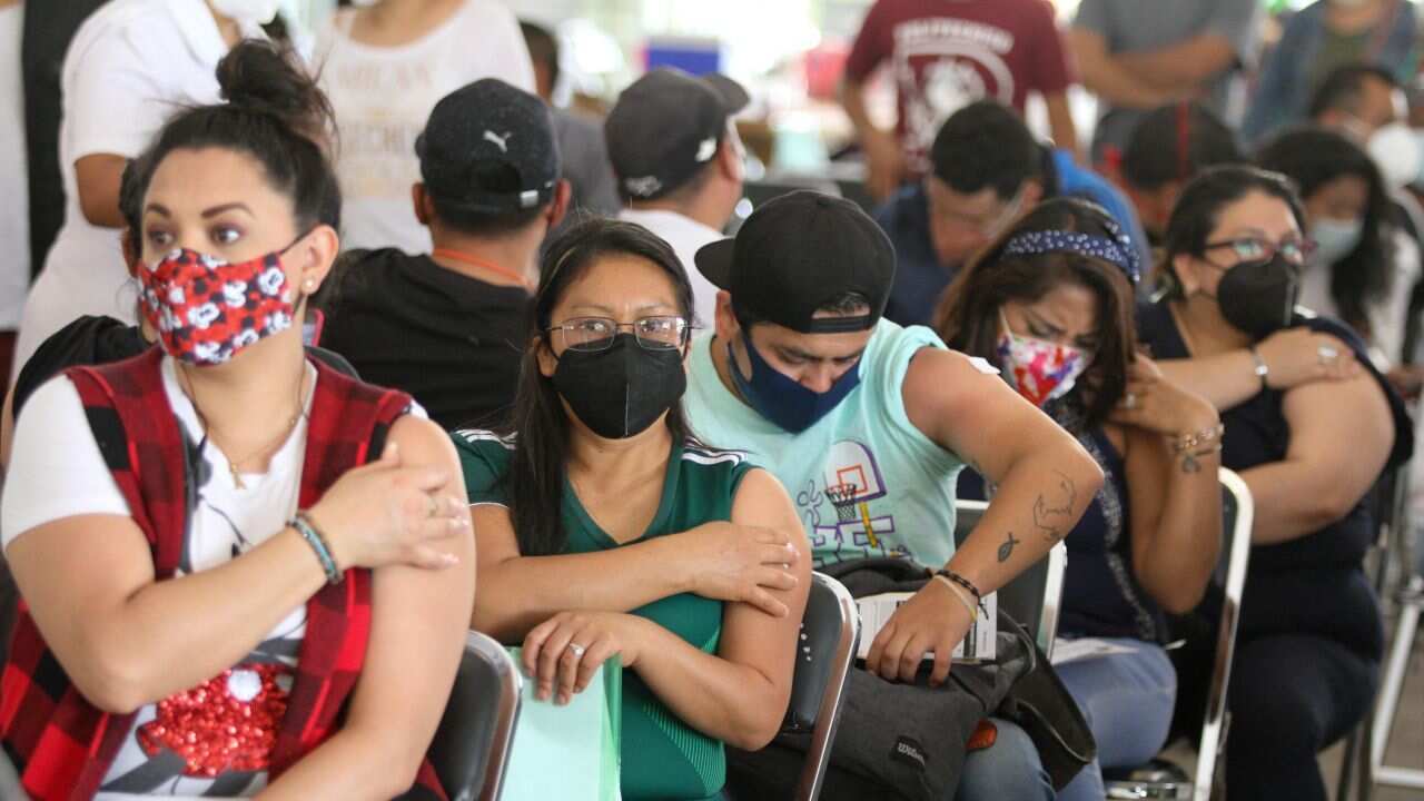 Vacunación a personas de 30 a 39 años.