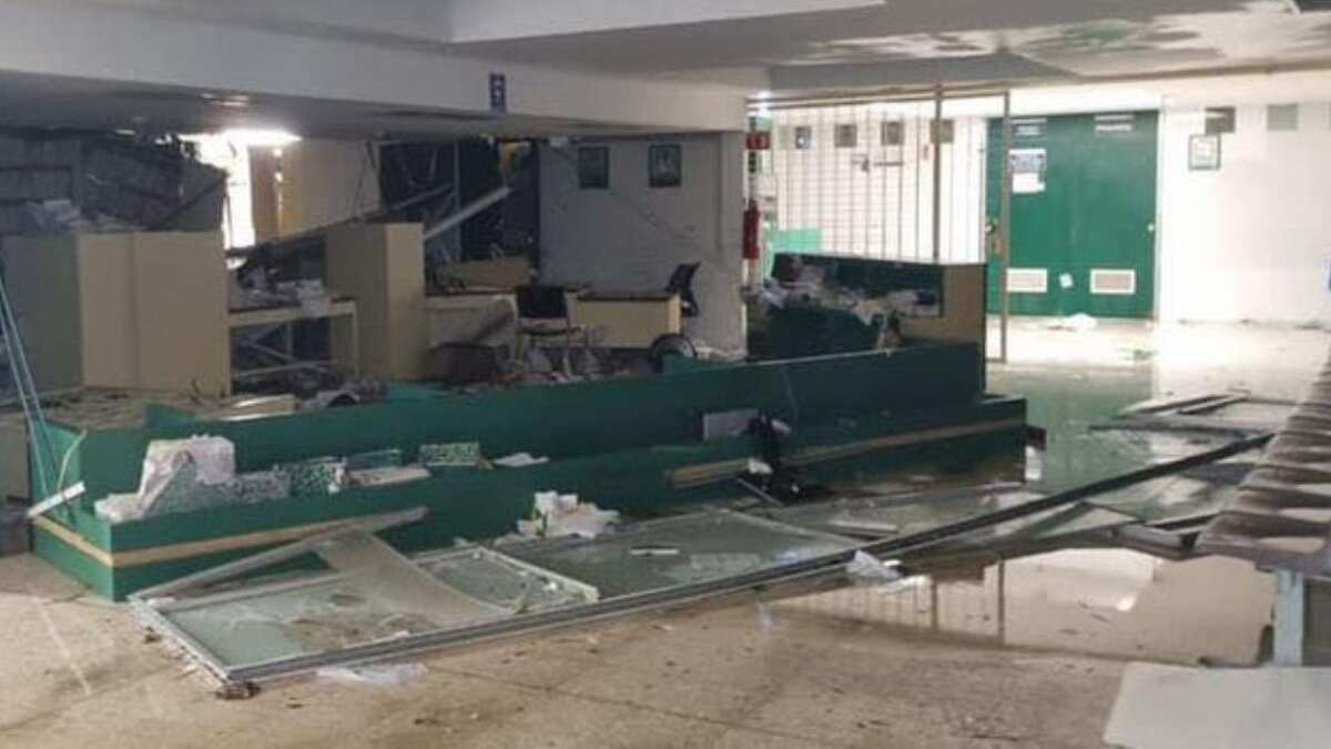 Hospital IMSS Acapulco tras paso del huracán 'Otis'.