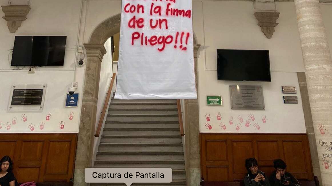 Alumnos demandados por la UG.
